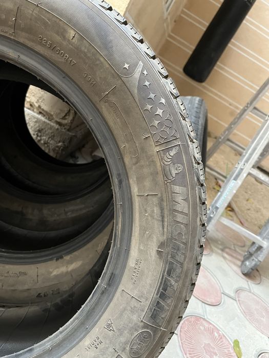 Michelin 225/60 R17