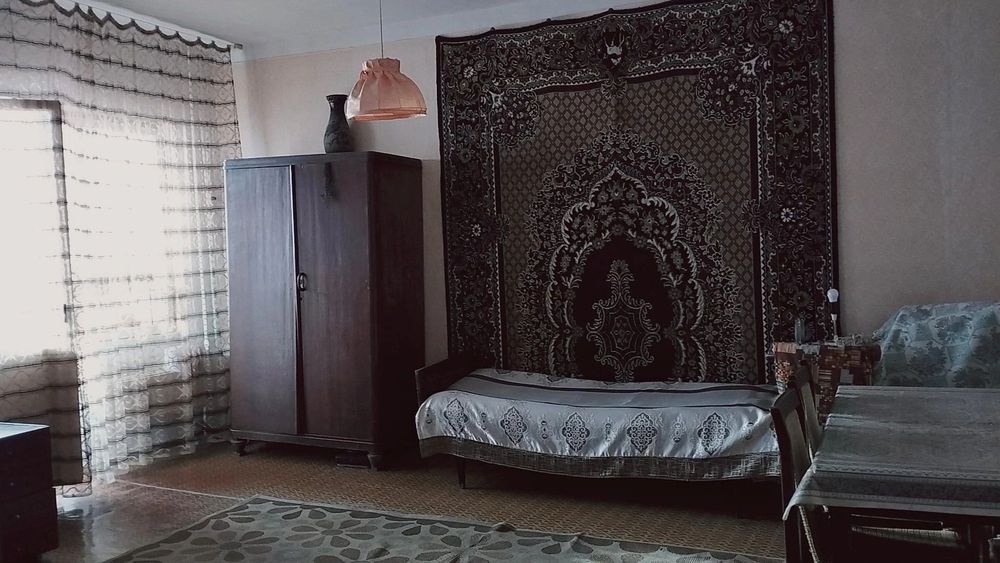 Продам 4/2/5 квартира, в Мирабадском районе возможен небольшой торг