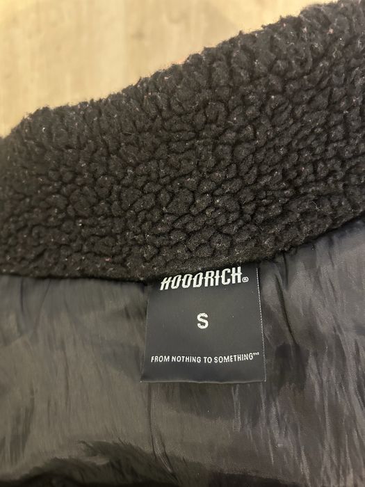 Am de vanzare o bonda hoodrich