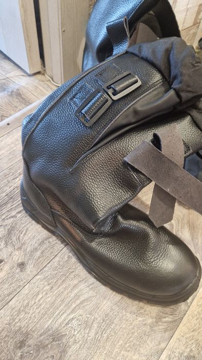 Продам герзовые сапоги.