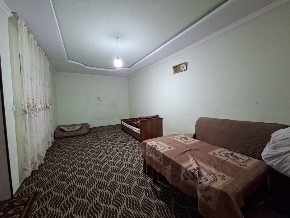 Hovli sotiladi 8 sotok