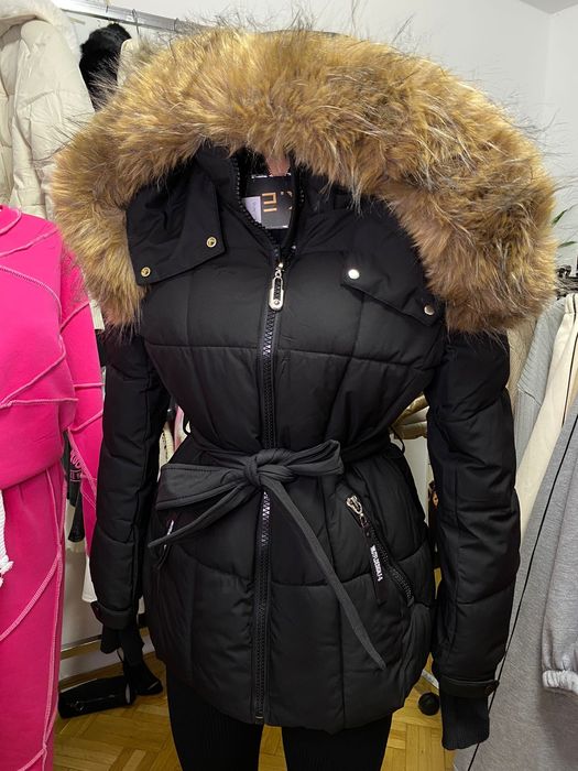 Geaca de dama cu blanita