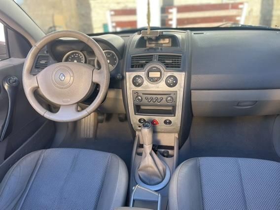 Renault megane cabrio 2007 Carte service masina este în stare excelent