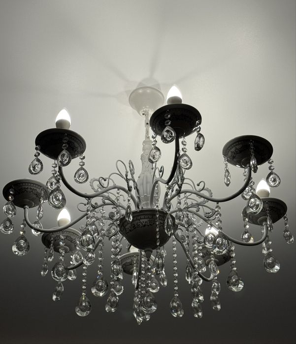 Продам люстру в отличном состоянии