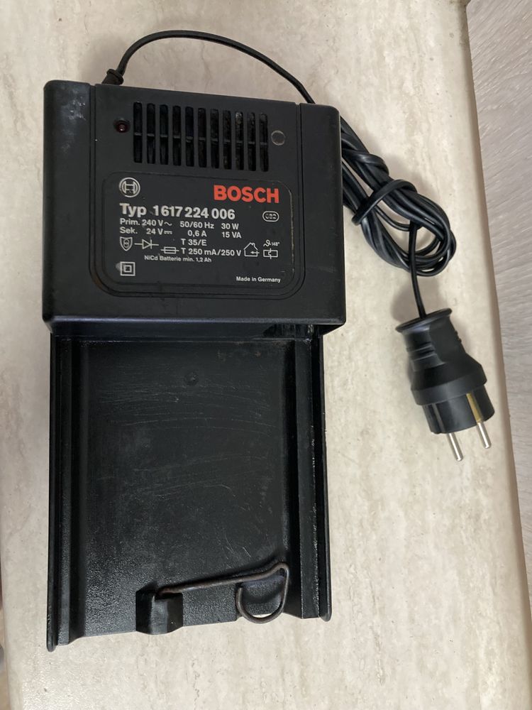 Alimentator Incarcator Bosch 24V 0,6A