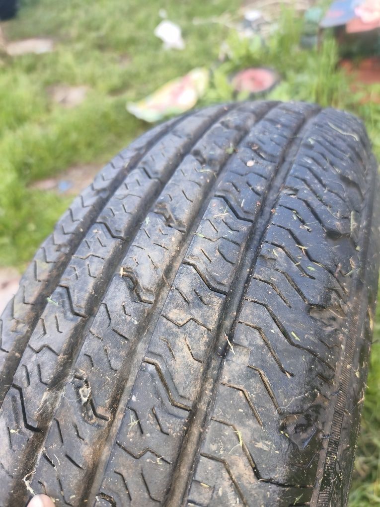 Vând roată geanta cu anvelopă R16