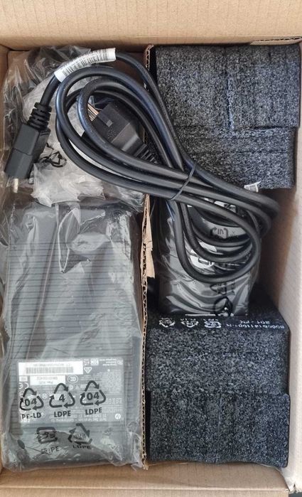 Docking station HP A7E32AA alimentator 90W inclus Nou