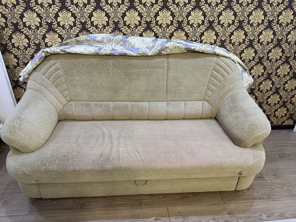 Продам диван + 2 кресла