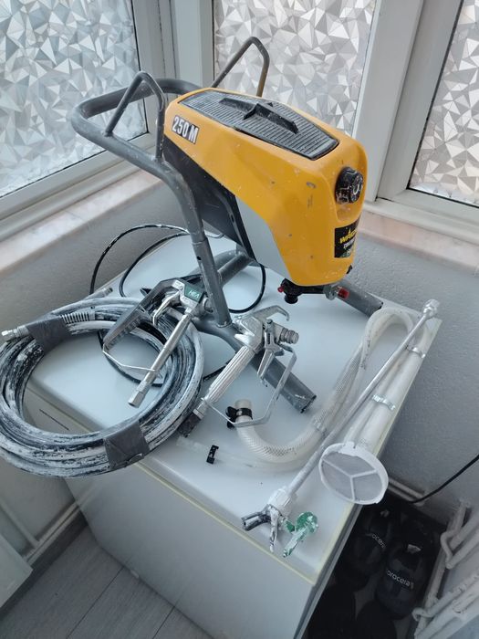 Aspirator Bizonte și pompa zugrăvit
