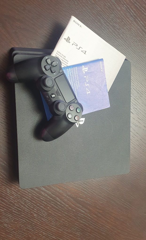 Play station - Ps4 , 1 TB. Ca nou