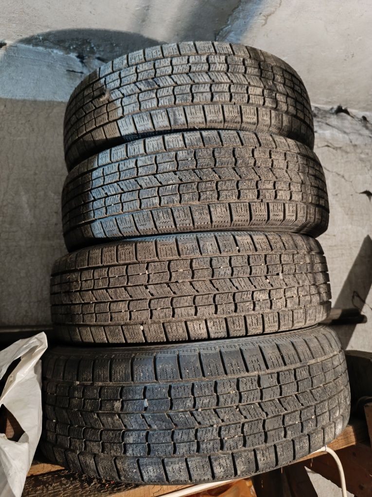 Зимние шины 205/70/R15