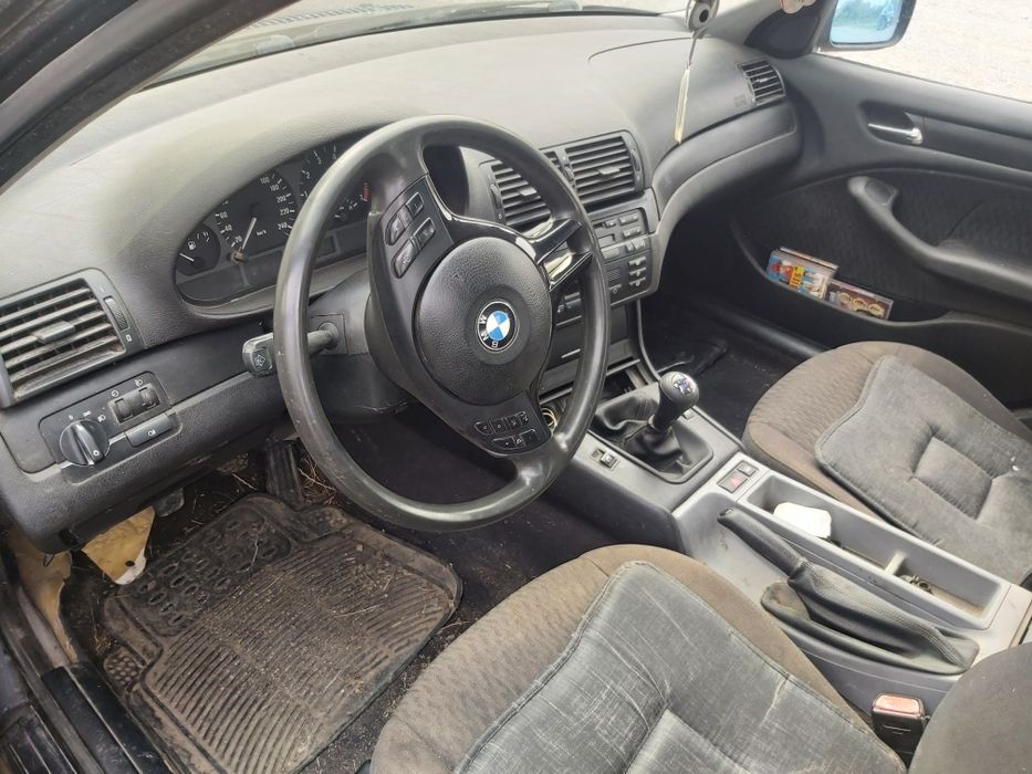 Vind Dacia Logan și un BMW