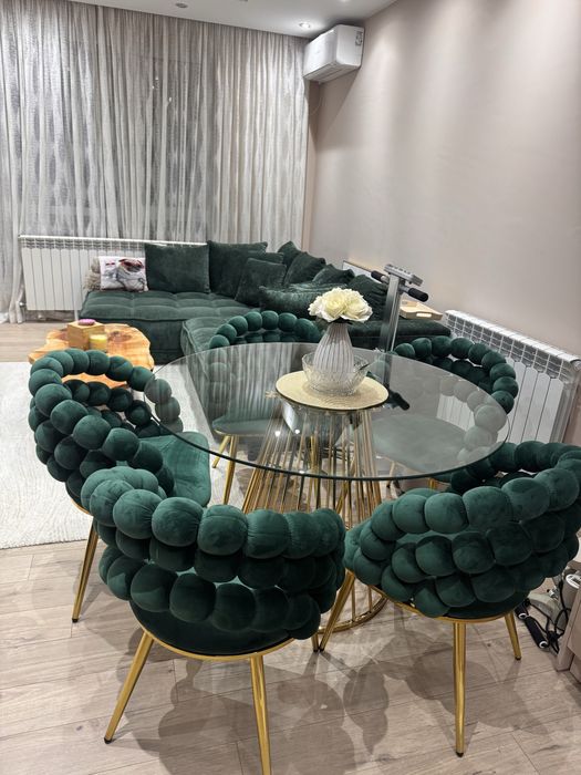 Диван с трапезна маса