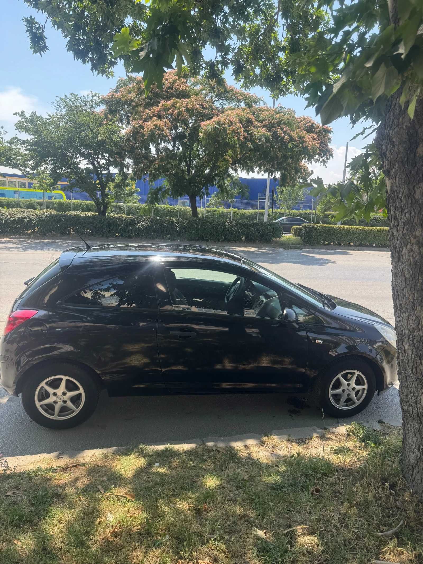 Продавам отличен Opel Corsa