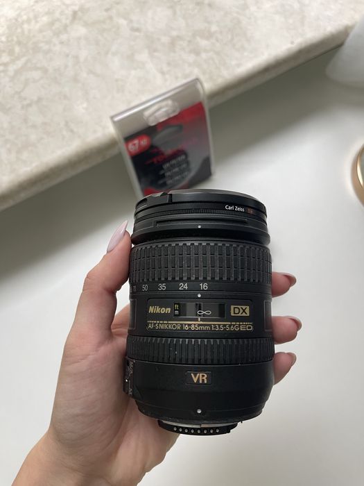 Обектив Nikon AF-S DX Nikkor 16-85mm F/3.5-5.6 G ED VR