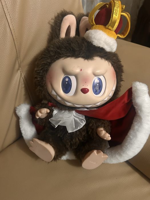 Labubu rege original Pop Mart