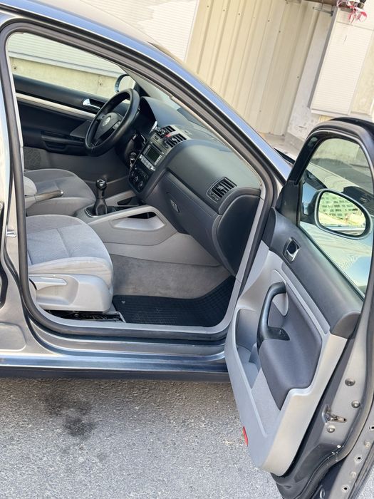 Vand VW Jetta 1.6 benzina