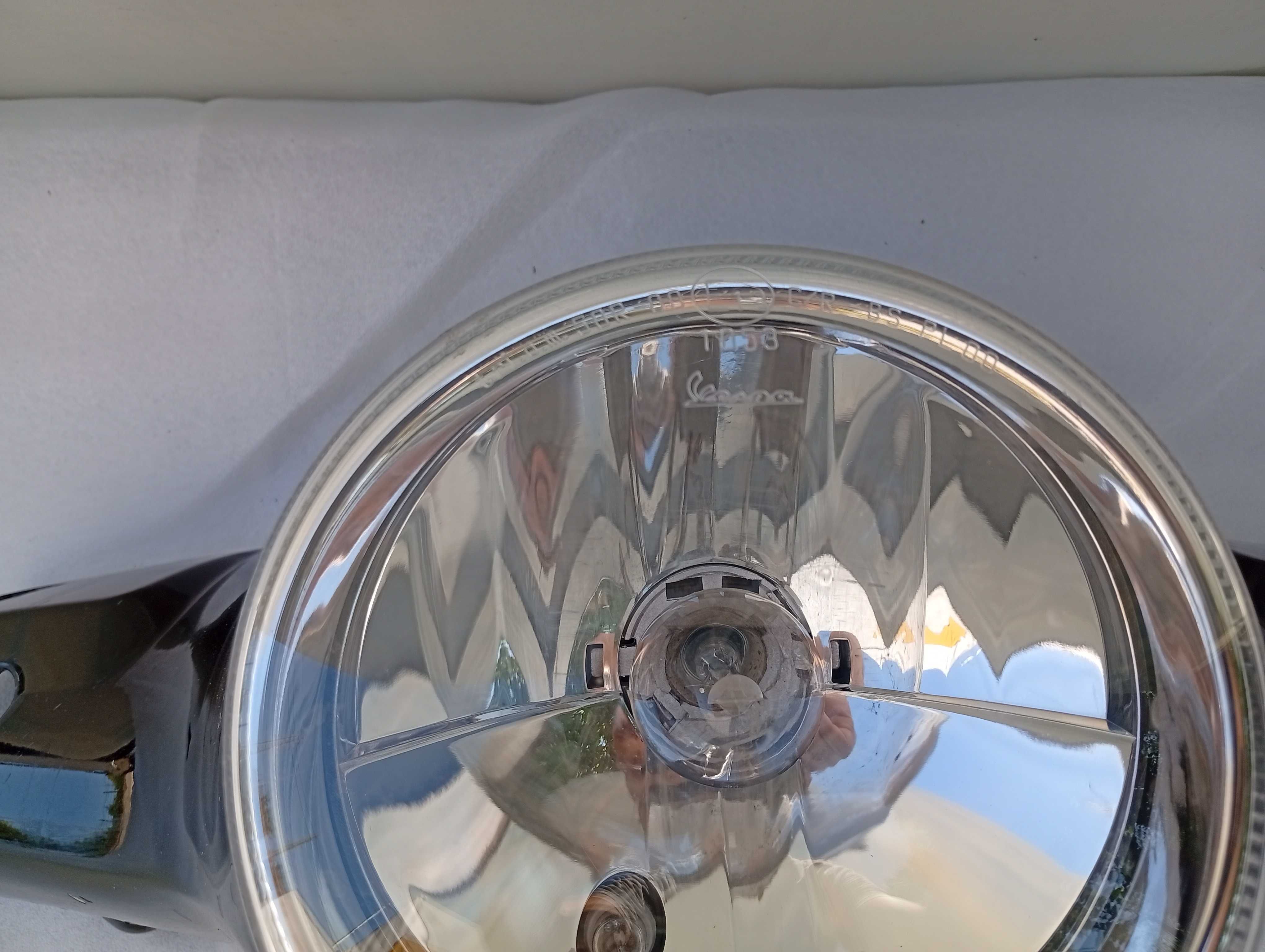 622189 Piaggio Vespa LX50 / C38 фар