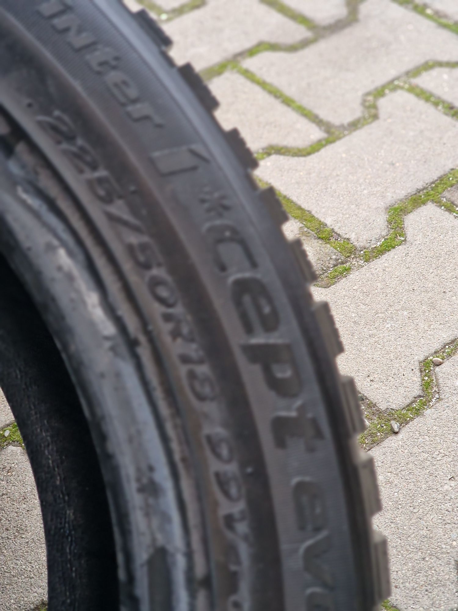 225 50 18 Hankook
