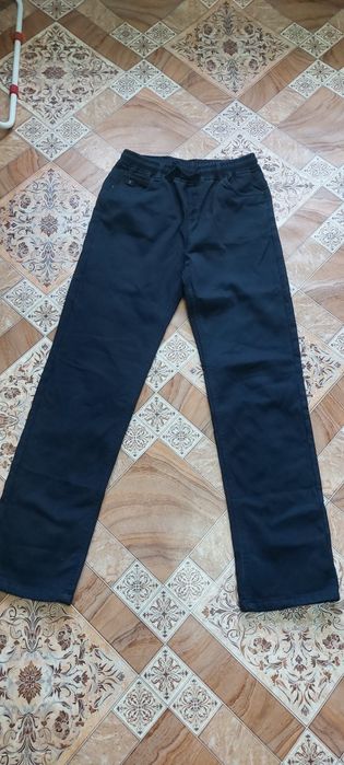 Продам брюки на  подростка