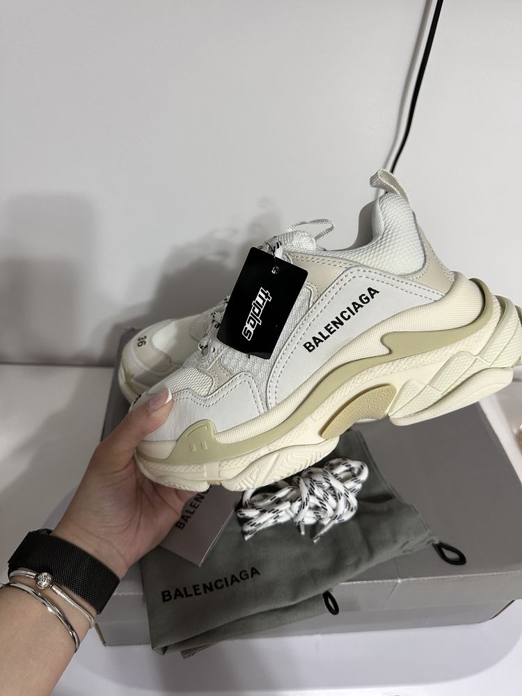 Balenciaga Triple S - best quality / IG: luxury.brands333