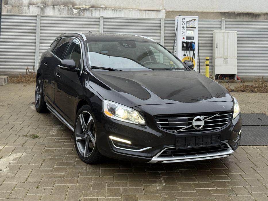 Volvo V60 Plug in Hibrid / Summum / D6 286 cp / AWD