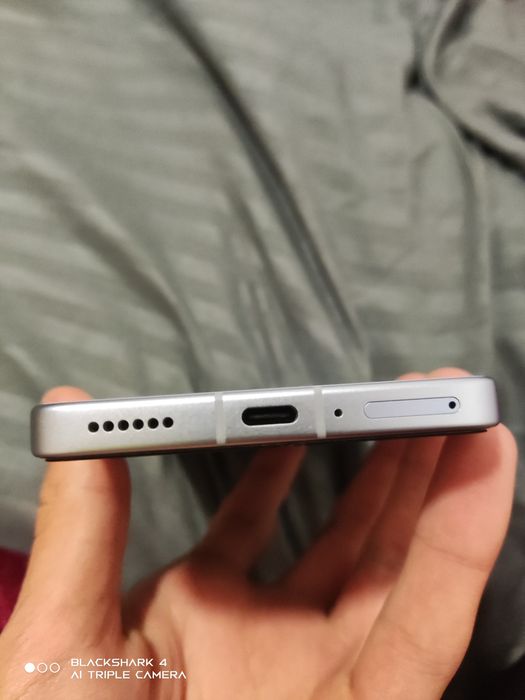 Vand Xiaomi Poco F7 pro Impecabil