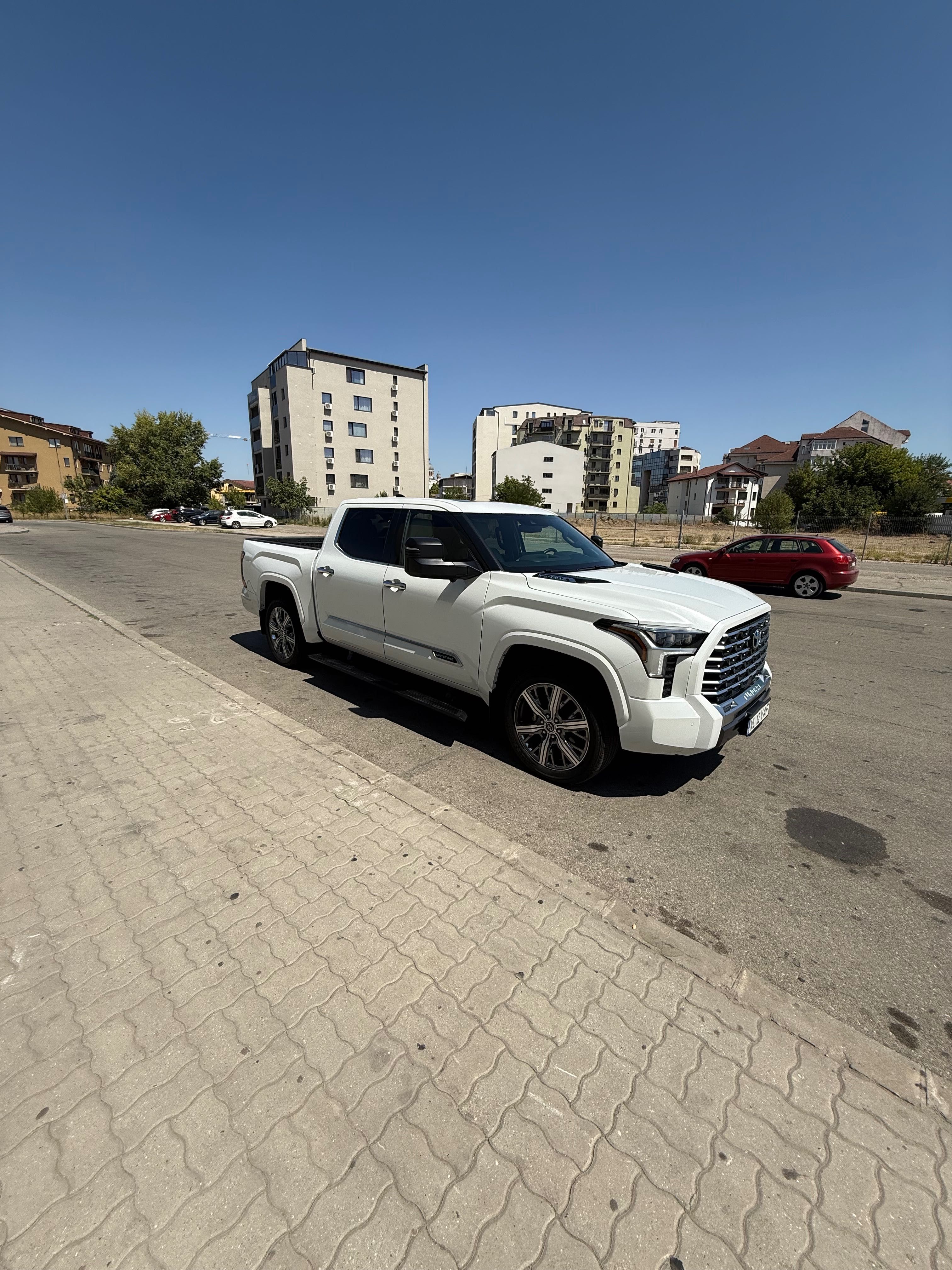 Toyota Tundra Capstone 2023 – Alb Imaculat
hibrid i-FORCE MAX 437 CP