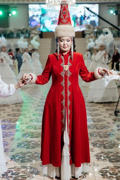 Әлемі Нұр - Шах брендінен бешпент сатылады.