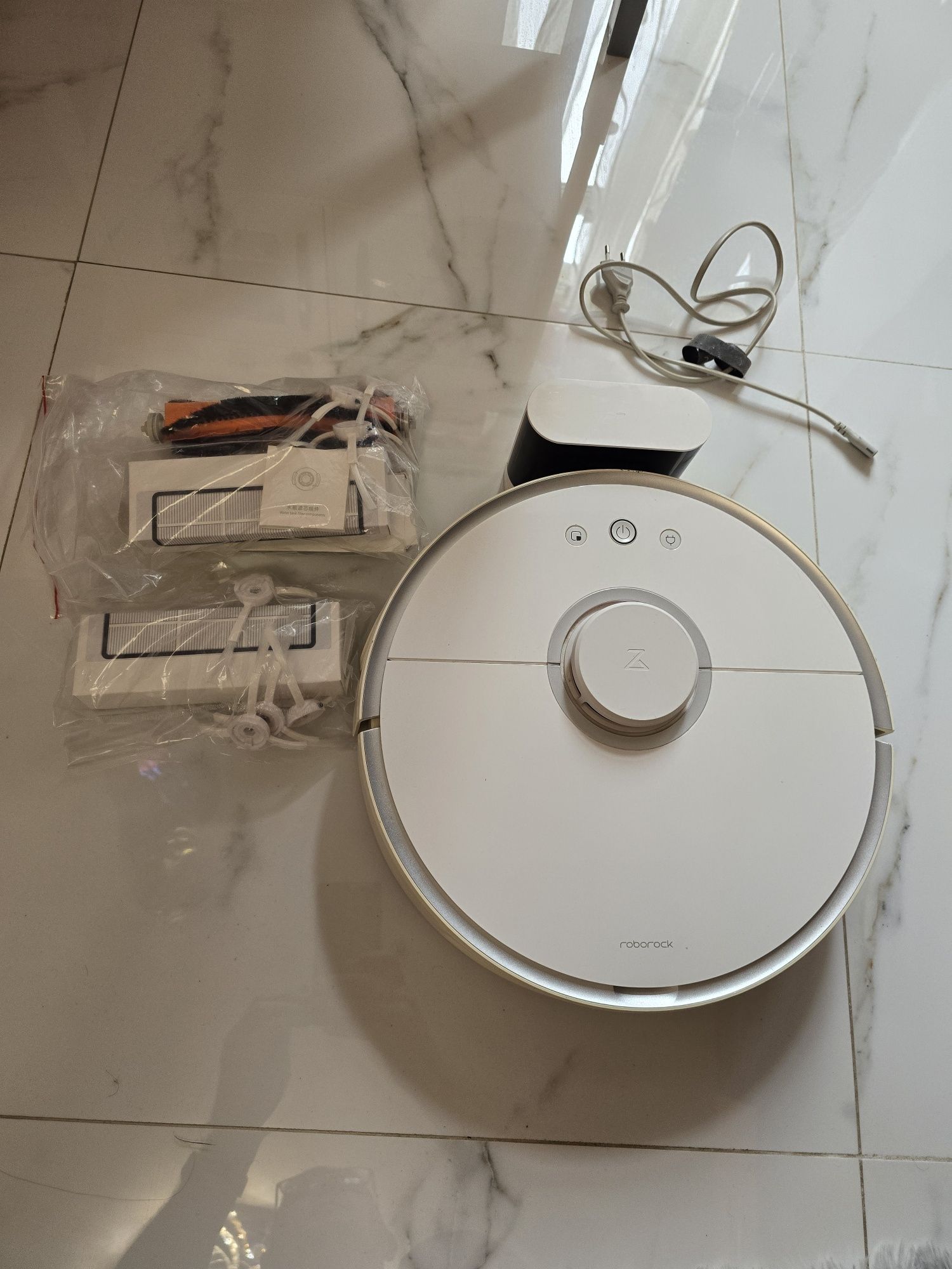 Aspirator Robot Roborock cu functie mop