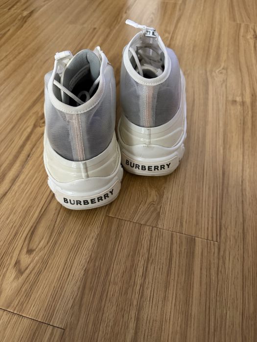 Adidasi Burberry