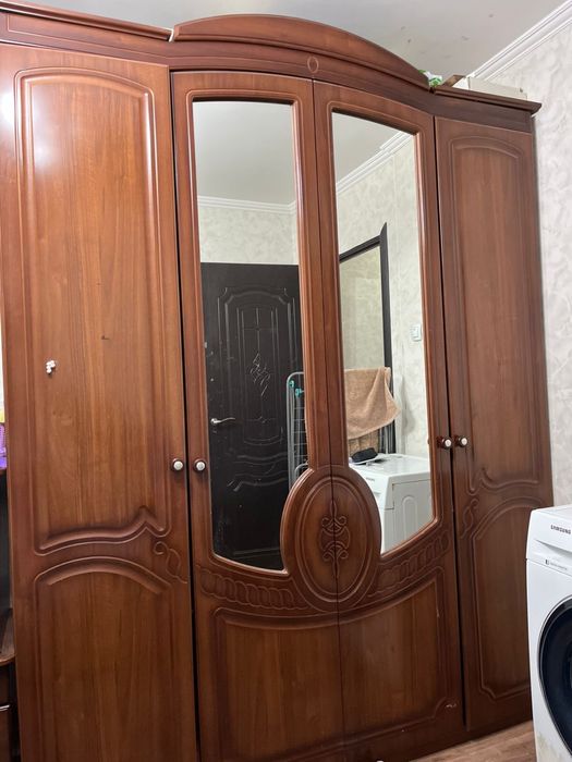 Срочно продам шкафы