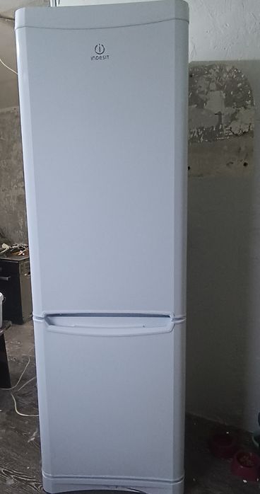 Холодильник б/у в хорошем состоянии