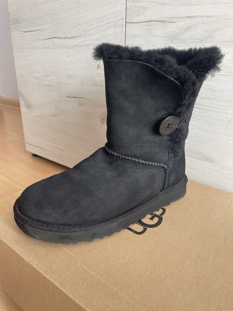 Дамски ботуши UGG в добро сьстояние