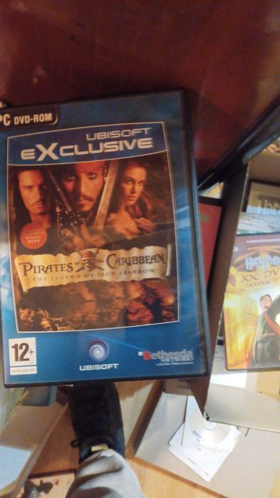 Vând pentru PC în stare foarte bună. Aveți mai jos pozele.