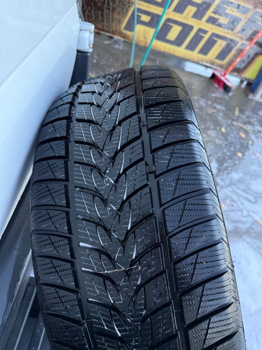 Anvelope de IARNĂ PE 20”