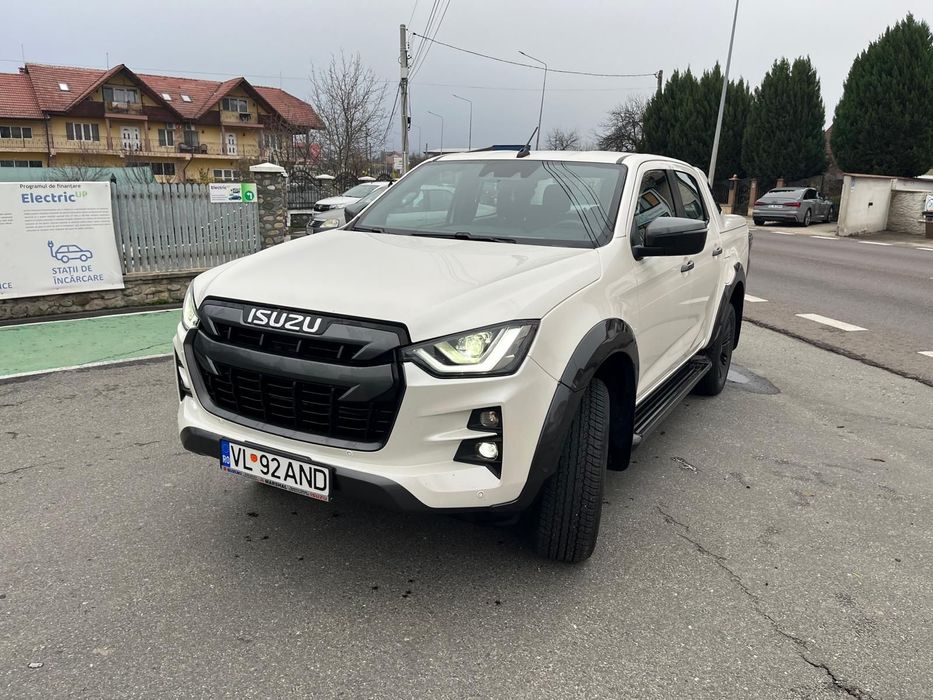 Isuzu D-Max EXECUTIVE AT – CABINA DUBLA 4X4 , nerulata offroad , stare perfecta ,