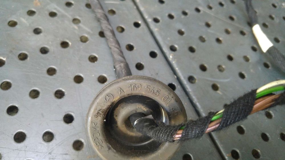 Cablaj instalatie electrica usa dreapta fata mercedes c class w204 a1695450145 a2045402034