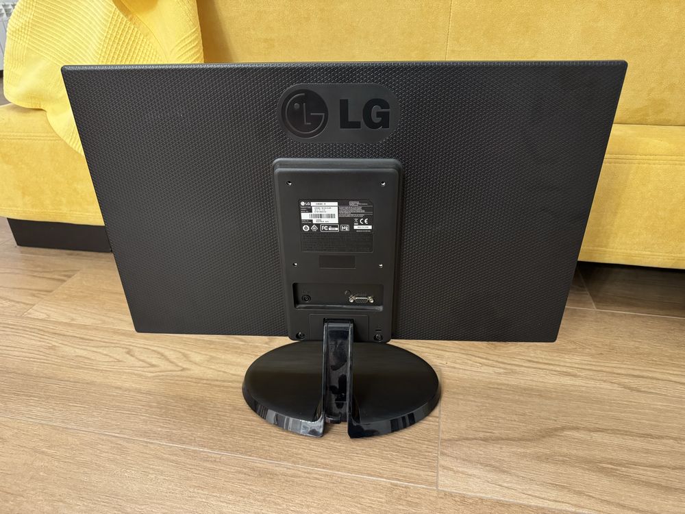 Като нов! Монитор 24 LG 24M38A-B