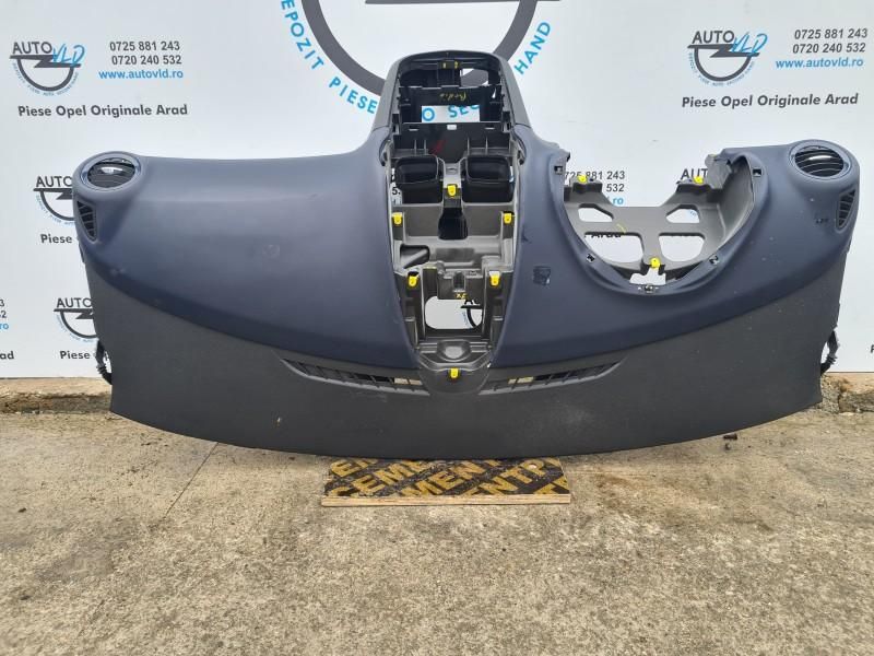 Plansa bord albastra Opel Corsa D facelift