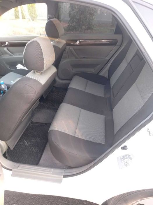 Lasetti jentra krasska toza bir qo'l moshina