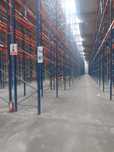 Lichidare de stoc la super preț la rafturi metalice profesionale