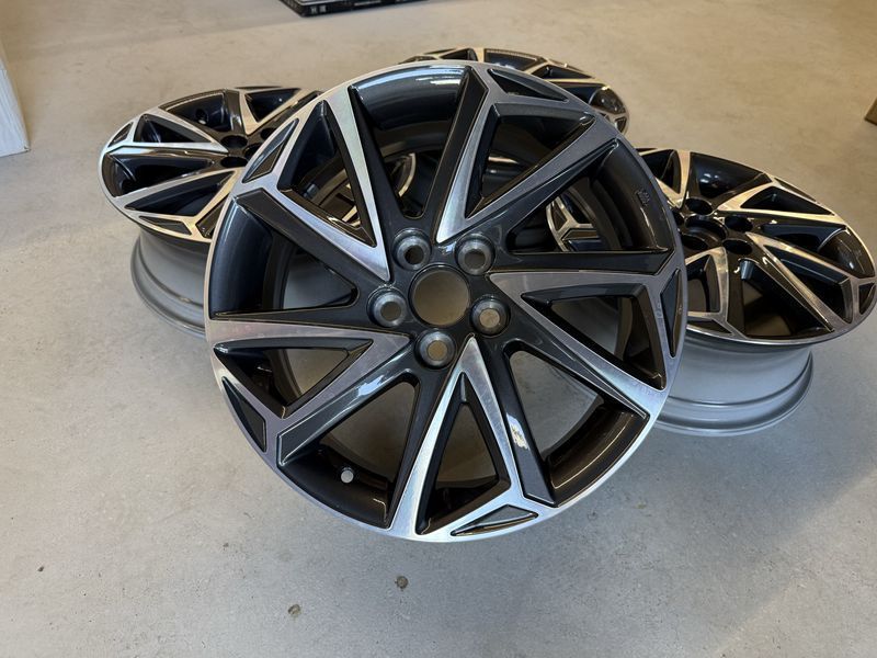 16цола Toyota 5x100 Тойота 5х100 4бр Оригинални