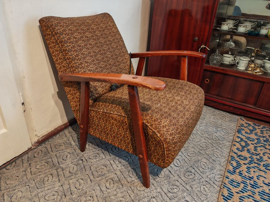 Donez canapea si 2 fotolii din lemn masiv - Poiana Campina