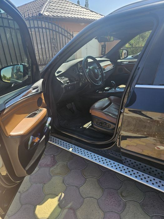 Vând BMW X5 2010 3.0D