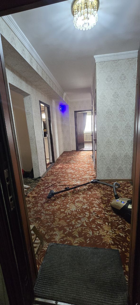 Chorsu qoratoshda 4 xonali uy ijaraga beriladi