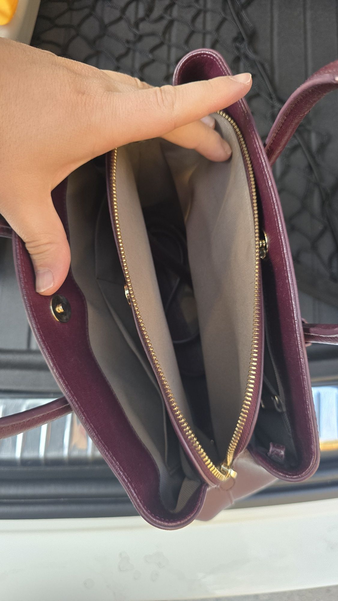 Дамска чанта Furla вишнено червена естествена кожа