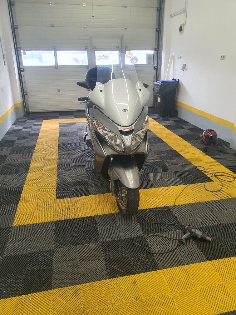 Suzuki burgman 400