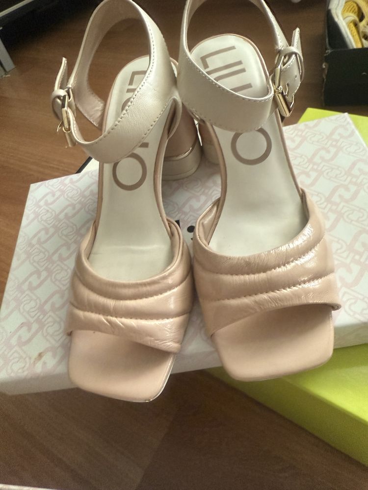 Разпродажба лични обувки 38 Casadei versace liljo