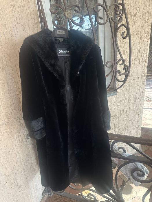 Продаю шубу в отличном состоянии